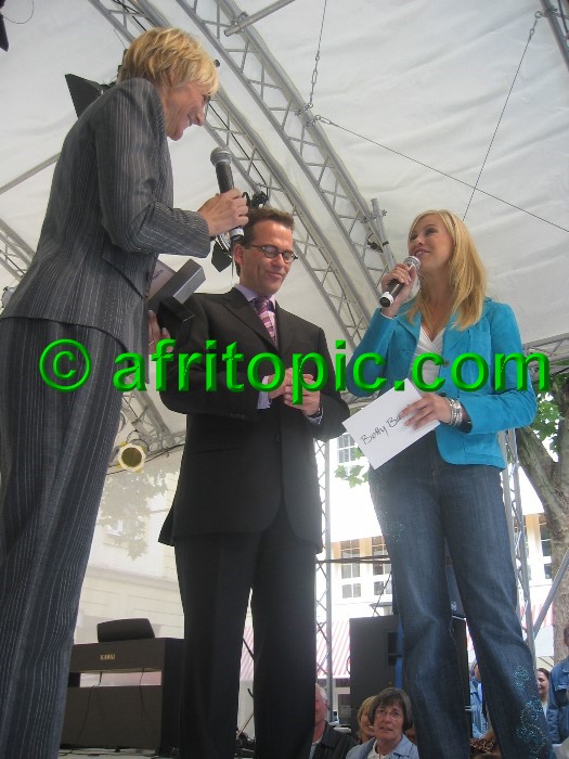 ../Images/Krefeld-Strssenmodenschau-2005 104.jpg